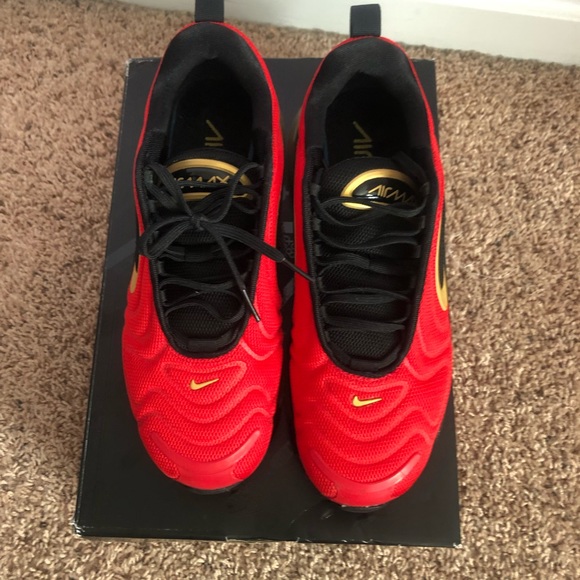 Nike - Picture 2 of 4